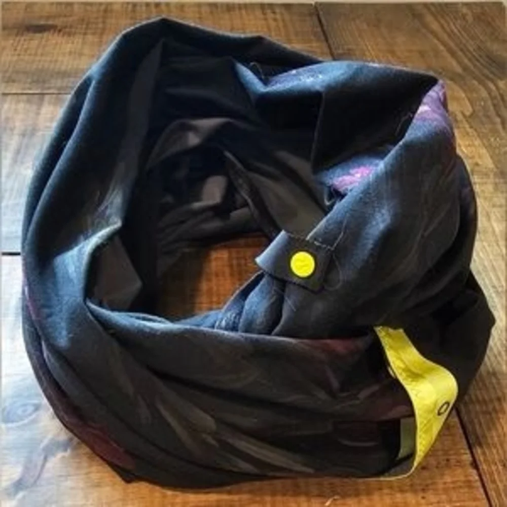 Lululemon Midnight Iris Vinyasa Luon Light Scarf โ Wear 5 Ways! - Picture 3 of 6